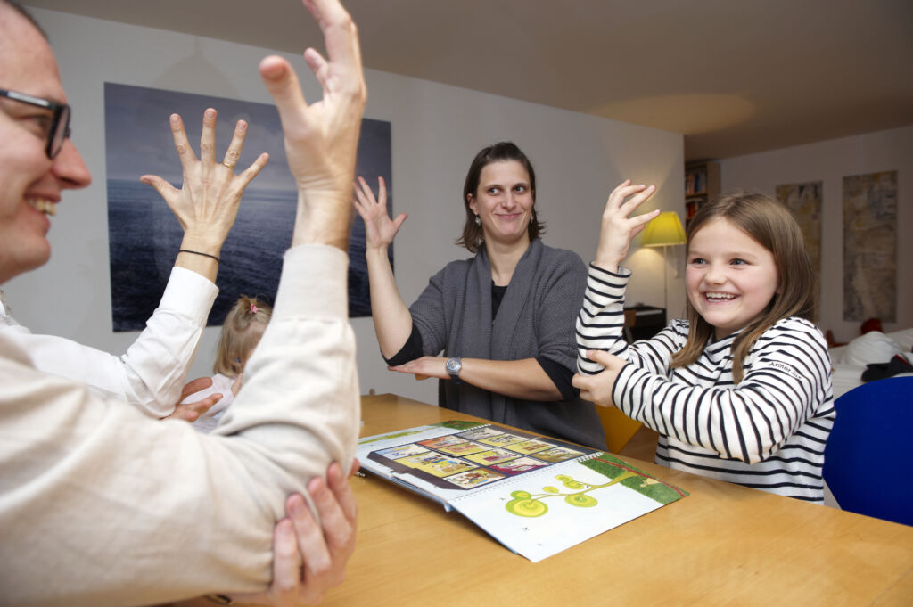 Gebärdensprach-Heimkurs für Familien zu Hause